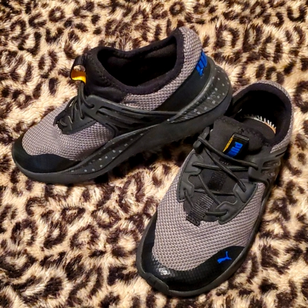 Puma Young Boys Size 13...great shape!
